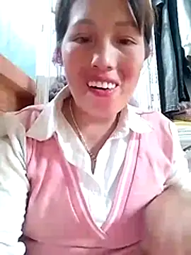 Snapshot of Gummiesu chatting on 04-25-26, 06:05 Gummiesu online show from 04-25-26, 06:05