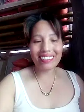 Snapshot of Gummiesu chatting on 05-16-26, 06:45 Gummiesu online show from 05-16-26, 06:45