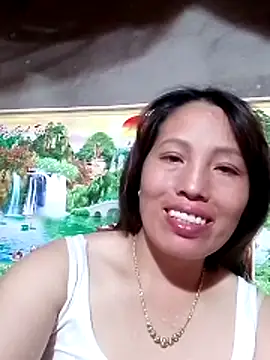 Snapshot of Gummiesu chatting on 04-28-26, 12:09 Gummiesu online show from 04-28-26, 12:09