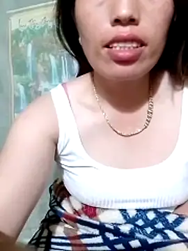 Snapshot of Gummiesu chatting on 04-20-26, 10:11 Gummiesu online show from 04-20-26, 10:11