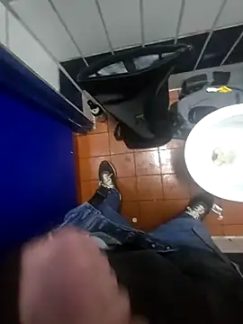 Snapshot of BlnAktivGay chatting on 02-25-26, 10:04 BlnAktivGay online show from 02-25-26, 10:04