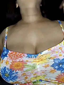 Snapshot of Haseen-beauty chatting on 02-21-26, 07:05 Haseen-beauty online show from 02-21-26, 07:05