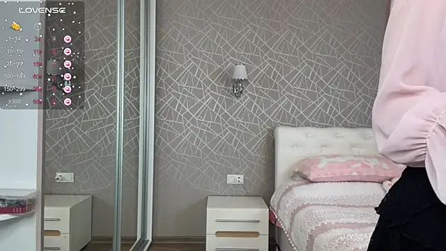 Liory online show from 04-02-26, 08:21