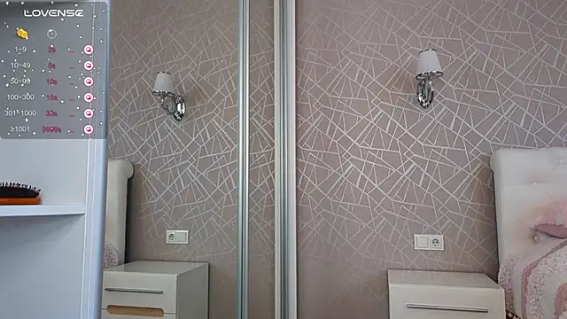 Liory online show from 04-23-26, 07:37