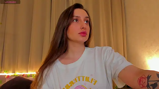 Snapshot of Celine_Coello chatting on 04-19-26, 12:06 Celine Coello online show from 04-19-26, 12:06