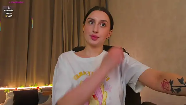 Celine Coello online show from 04-10-26, 12:12