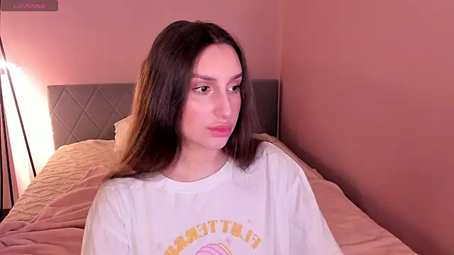 Snapshot of Celine_Coello chatting on 06-11-26, 08:17 Celine Coello online show from 06-11-26, 08:17