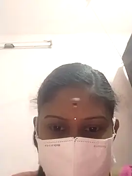 Snapshot of Tamil_Nathiya1 chatting on 04-05-26, 04:52 Tamil Nathiya1 online show from 04-05-26, 04:52