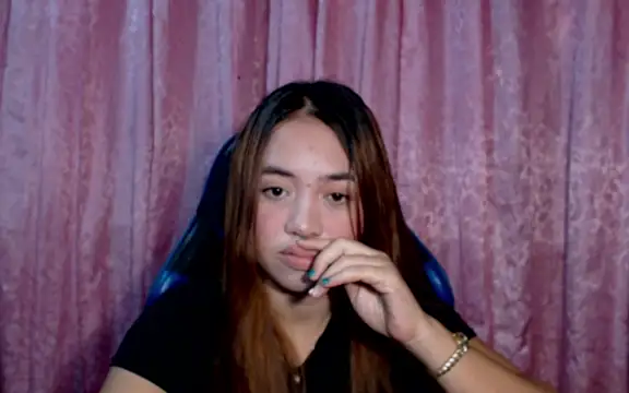 Snapshot of pinay_mayahiga chatting on 05-10-26, 12:53 pinay mayahiga online show from 05-10-26, 12:53