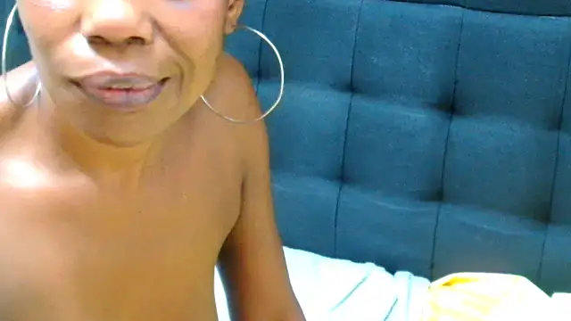 Snapshot of EbonyEmpressMilf chatting on 05-21-26, 08:55 EbonyEmpressMilf online show from 05-21-26, 08:55