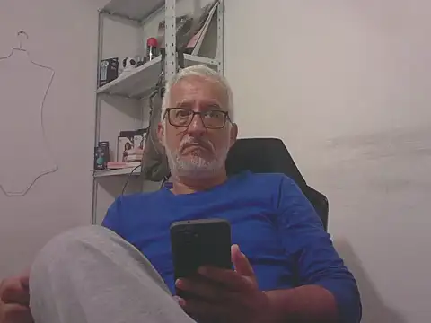 Snapshot of ceniizo1024 chatting on 05-24-26, 01:33 ceniizo1024 online show from 05-24-26, 01:33