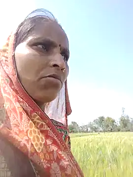 Snapshot of Juli_rathore chatting on 02-25-26, 05:51 Juli rathore online show from 02-25-26, 05:51