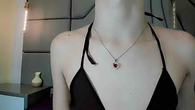 Snapshot of Miss-Saraii chatting on 02-12-26, 03:23 Miss-Saraii online show from 02-12-26, 03:23