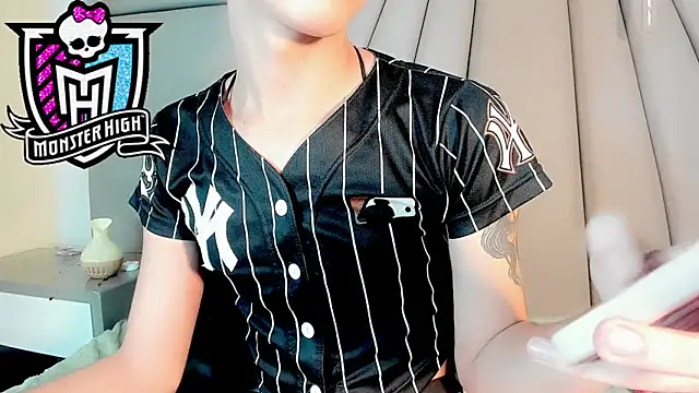 Miss-Saraii online show from 04-07-26, 02:30