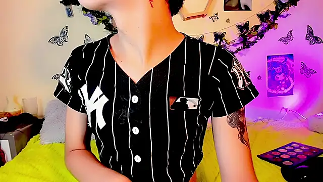 Miss-Saraii online show from 04-13-26, 02:43