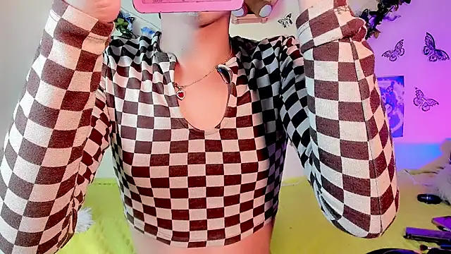 Miss-Saraii online show from 04-15-26, 04:22