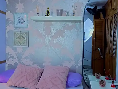 Emma Thompssonn online show from 02-13-26, 12:16