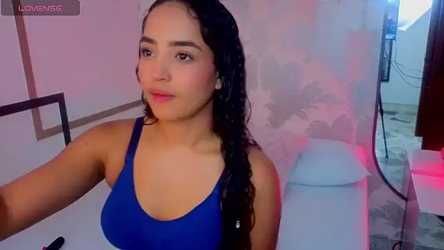 Snapshot of Emma_Thompssonn chatting on 05-28-26, 12:11 Emma Thompssonn online show from 05-28-26, 12:11