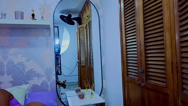 Emma Thompssonn online show from 03-12-26, 11:58