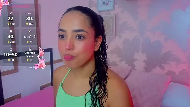 Snapshot of Emma_Thompssonn chatting on 05-27-26, 12:12 Emma Thompssonn online show from 05-27-26, 12:12