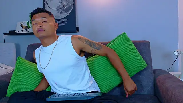 AndrewKenoxx  online show from 04-09-26, 05:08