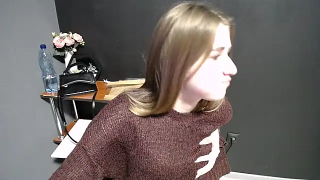 Snapshot of Sunny_siren chatting on 02-26-26, 01:33 Sunny siren online show from 02-26-26, 01:33