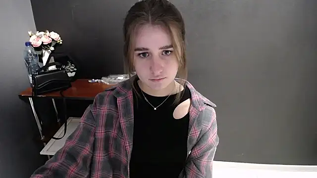 Snapshot of Sunny_siren chatting on 02-25-26, 02:17 Sunny siren online show from 02-25-26, 02:17