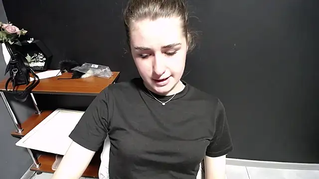 Sunny siren online show from 05-19-26, 12:23