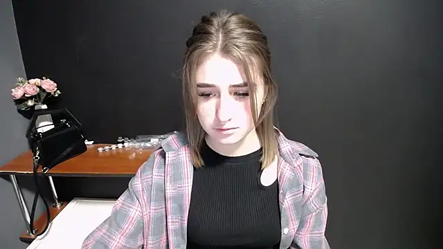 Snapshot of Sunny_siren chatting on 02-06-26, 01:40 Sunny siren online show from 02-06-26, 01:40