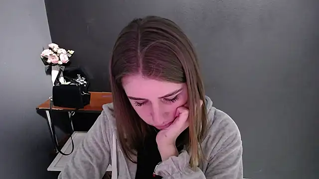 Sunny siren online show from 03-04-26, 02:58