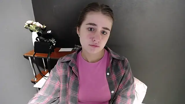 Sunny siren online show from 03-12-26, 01:37