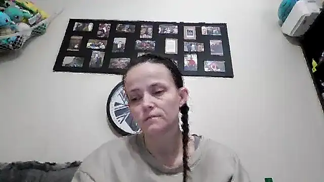 tinytea2026 online show from 01-17-26, 04:32