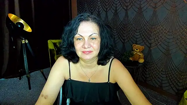 Snapshot of IrissMoon chatting on 07-03-26, 06:03 IrissMoon online show from 07-03-26, 06:03