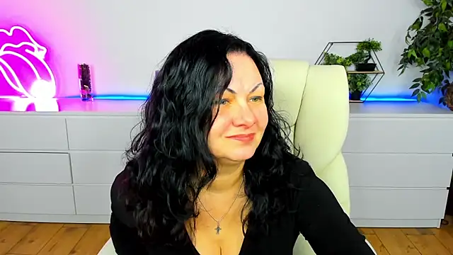 IrissMoon online show from 01-18-26, 06:28