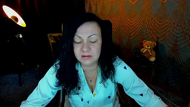 Snapshot of IrissMoon chatting on 05-31-26, 06:09 IrissMoon online show from 05-31-26, 06:09