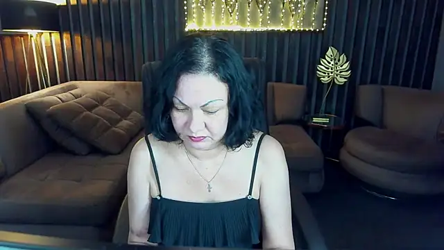 Snapshot of IrissMoon chatting on 06-30-26, 05:46 IrissMoon online show from 06-30-26, 05:46