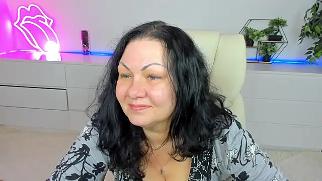 IrissMoon online show from 02-16-26, 06:34