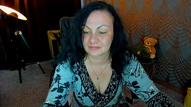 Snapshot of IrissMoon chatting on 06-03-26, 02:33 IrissMoon online show from 06-03-26, 02:33