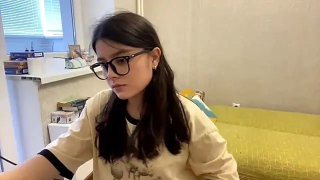 SaintMari online show from 06-26-26, 02:12