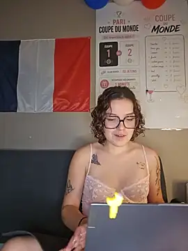 Snapshot of ju_juliette chatting on 07-17-26, 07:55 ju juliette online show from 07-17-26, 07:55
