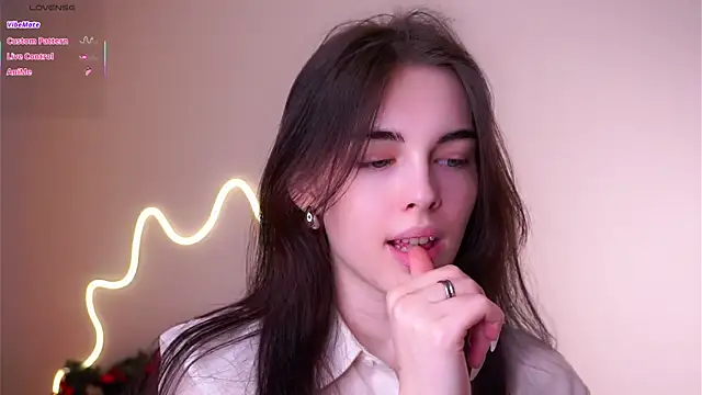 Snapshot of MirnaTellado chatting on 02-09-26, 06:06 MirnaTellado online show from 02-09-26, 06:06