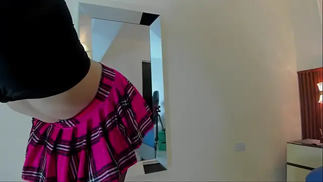 MARIE TAPNER online show from 04-10-26, 12:23