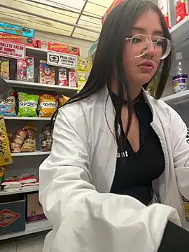 StrawberryPink  online show from 02-26-26, 11:32