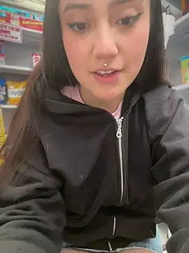 StrawberryPink  online show from 05-21-26, 11:40