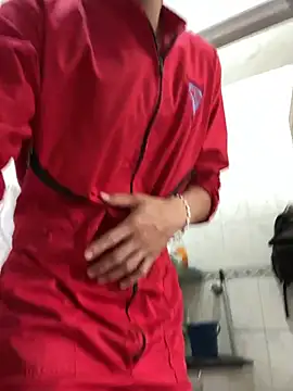 Snapshot of santiObrero chatting on 02-11-26, 03:56 santiObrero online show from 02-11-26, 03:56