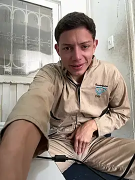 Snapshot of santiObrero chatting on 07-14-26, 03:40 santiObrero online show from 07-14-26, 03:40
