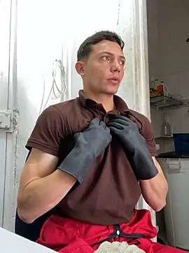 Snapshot of santiObrero chatting on 02-12-26, 03:12 santiObrero online show from 02-12-26, 03:12