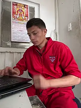 Snapshot of santiObrero chatting on 02-23-26, 03:56 santiObrero online show from 02-23-26, 03:56