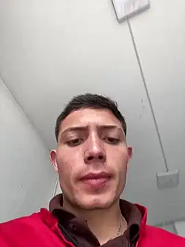 Snapshot of santiObrero chatting on 02-20-26, 03:25 santiObrero online show from 02-20-26, 03:25