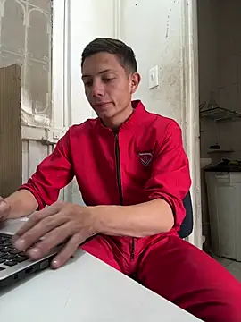 santiObrero online show from 03-28-26, 03:13